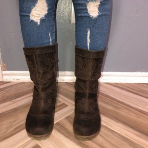 Women’s merrell snow boots size 7.5